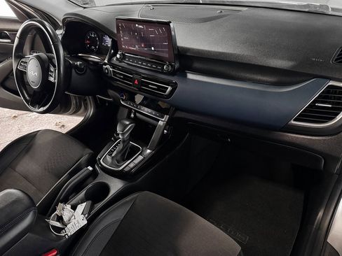 Used 2023 Kia Seltos S w/ Navigation Package image 12