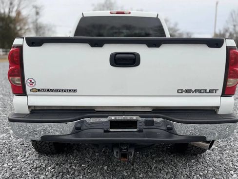 Used 2005 Chevrolet Silverado 2500 LT w/ Heavy-Duty Power Package image 5