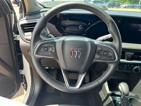 Used 2025 Buick Encore GX Preferred FWD image 17