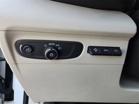 Used 2023 Buick Envision Avenir image 22