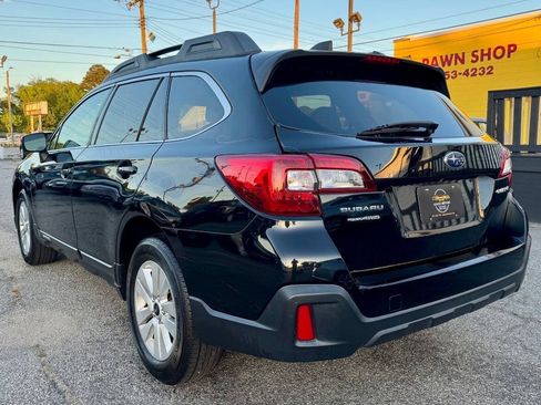 Used 2018 Subaru Outback 2.5i Premium AWD/4WD image 3