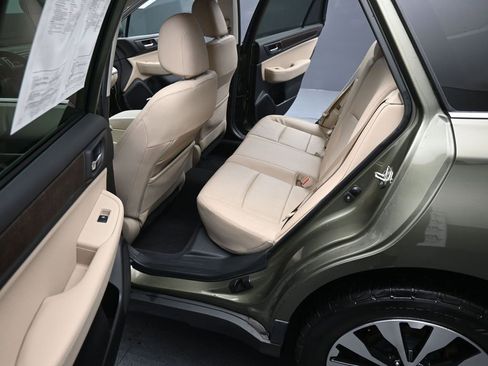 Used 2017 Subaru Outback 2.5i Limited image 15
