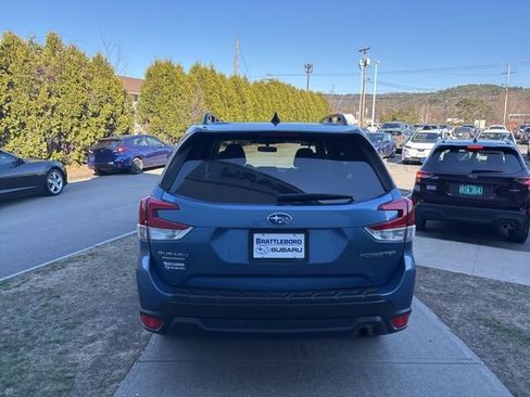 Used 2024 Subaru Forester Premium image 5