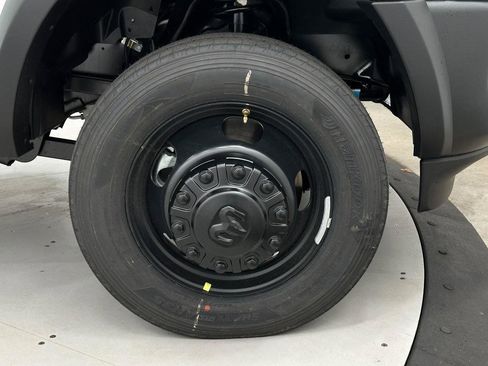 New 2024 RAM 5500 Tradesman image 30