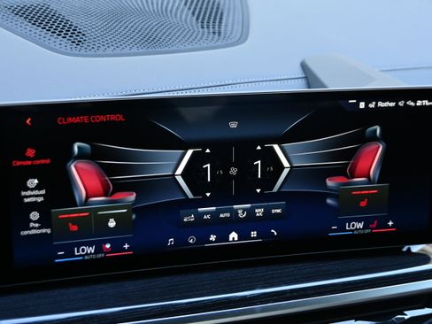 New 2026 BMW X7 M60i image 17