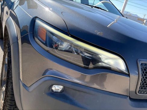 Used 2019 Jeep Cherokee Trailhawk w/ Cold Weather Group image 27