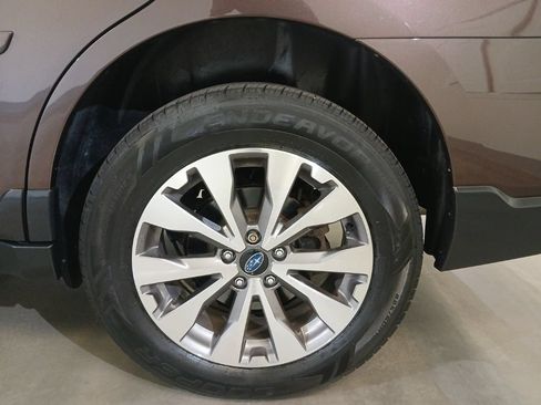 Used 2019 Subaru Outback 2.5i Touring AWD/4WD image 18