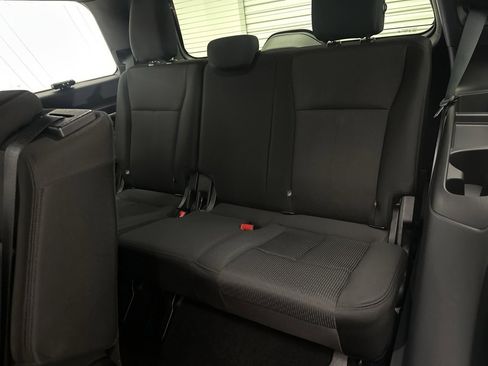 Used 2019 Ford Expedition XLT image 14