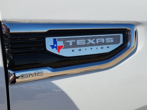 Used 2025 GMC Sierra 1500 SLT image 8