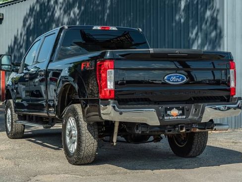 Used 2017 Ford F250 XLT w/ XLT Value Package AWD/4WD image 4