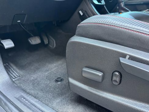 Used 2015 GMC Canyon SLE w/ All-Terrain Package image 14