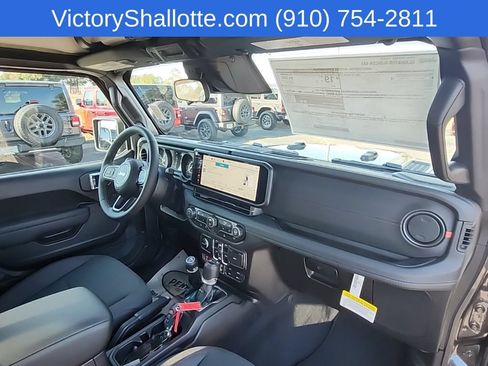 Used 2026 Jeep Gladiator Rubicon w/ Steel Power Dome Hood Package AWD/4WD image 28