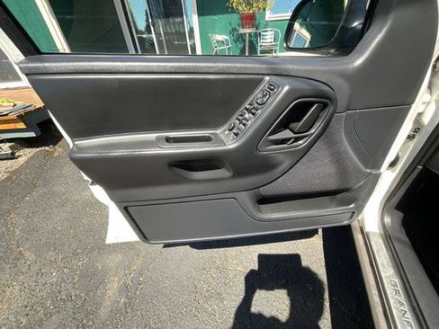 Used 2004 Jeep Grand Cherokee Laredo w/ Convenience Group AWD/4WD image 7