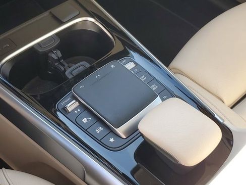 Used 2023 Mercedes-Benz GLB 250 w/ Premium Package image 29