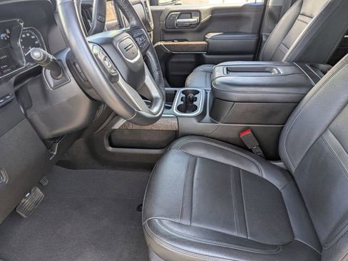 Used 2022 GMC Sierra 2500 Denali w/ Denali Black Diamond Edition image 23