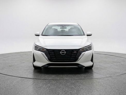 Used 2025 Nissan Sentra SV image 2