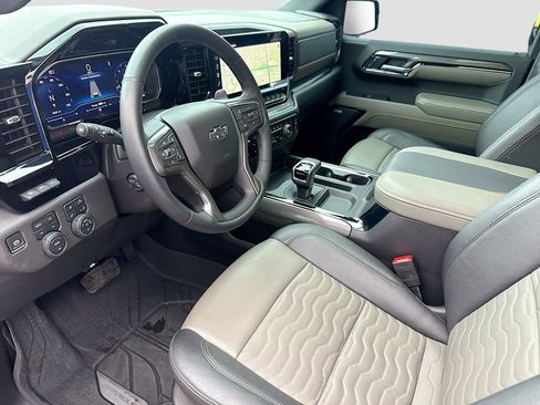 Used 2025 Chevrolet Silverado 1500 ZR2 w/ Technology Package AWD/4WD image 25