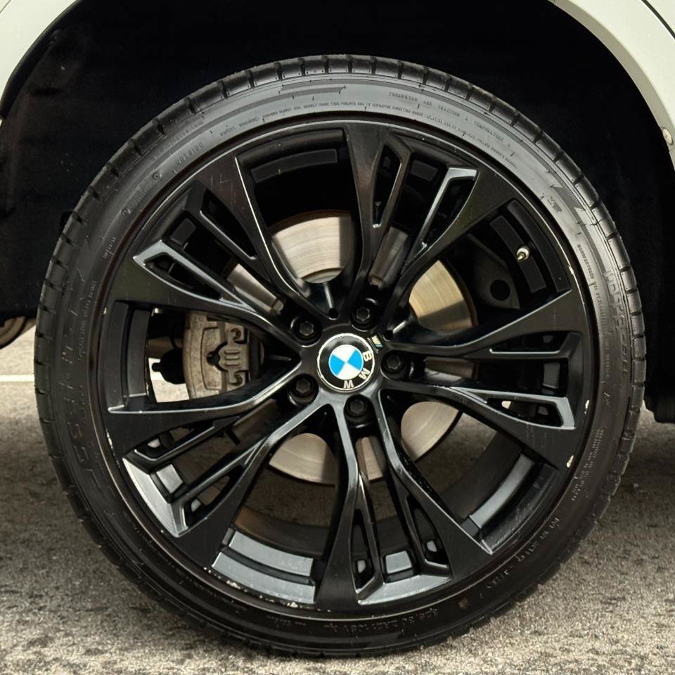 Used 2019 BMW X6 xDrive50i w/ M Sport Package AWD/4WD image 26