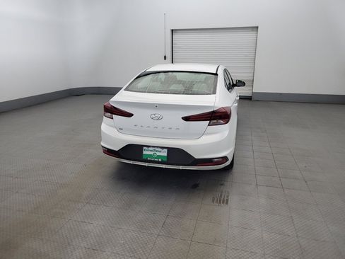 Used 2019 Hyundai Elantra SE FWD image 7