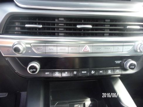 Used 2022 Kia Telluride LX AWD/4WD image 19