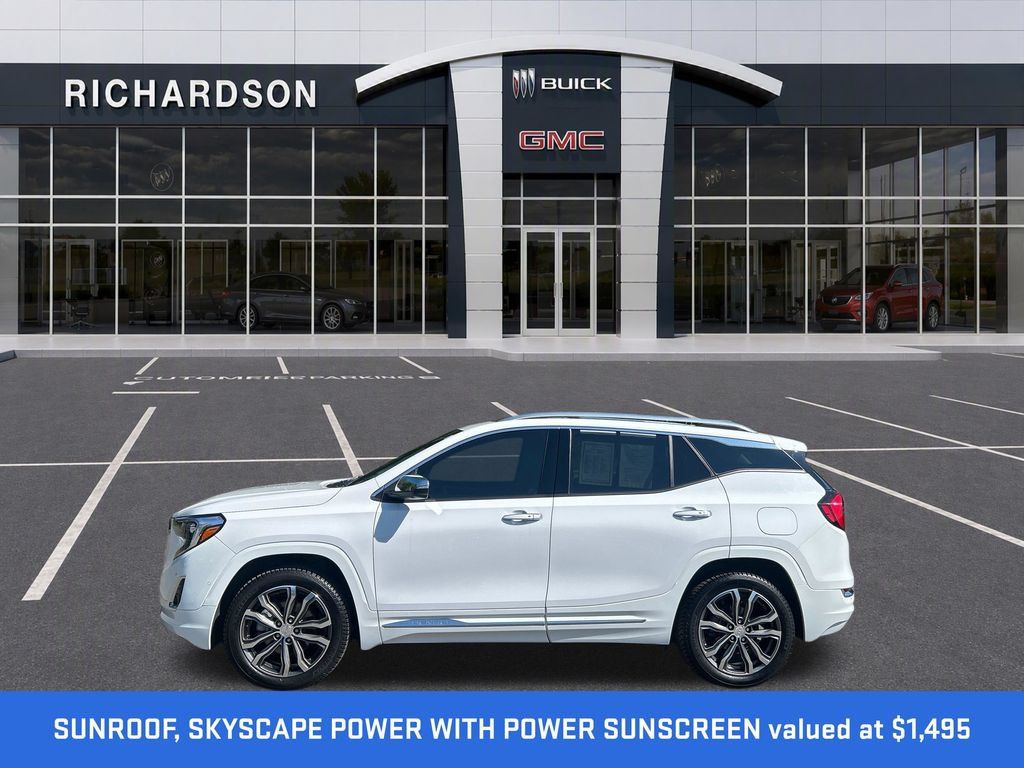 Used 2020 GMC Terrain Denali w/ Denali Premium Package AWD/4WD image 2