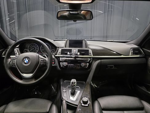 Used 2018 BMW 330i Sedan w/ Convenience Package RWD image 16