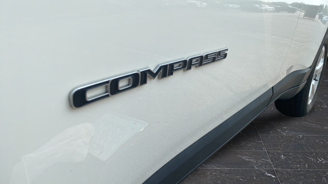 Used 2019 Jeep Compass Latitude AWD/4WD image 29