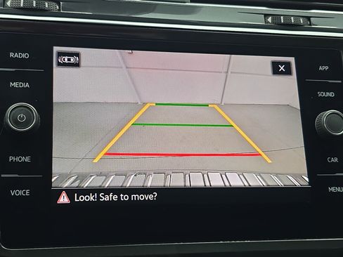Used 2022 Volkswagen Tiguan SE w/ Panoramic Sunroof Package AWD/4WD image 23