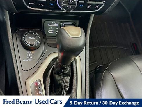 Used 2018 Jeep Cherokee Limited w/ High Altitude Package AWD/4WD image 23