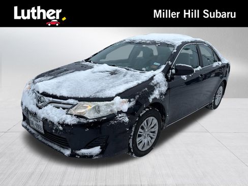 Used 2013 Toyota Camry LE image 1