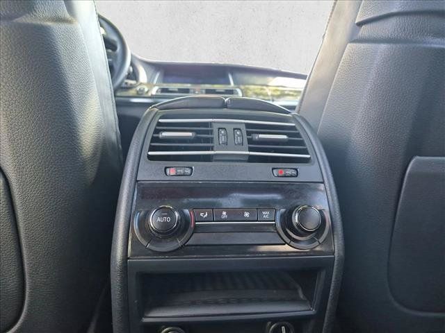 Used 2013 BMW 750i RWD image 17