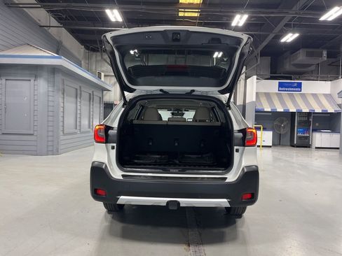 Used 2023 Subaru Outback Limited image 10