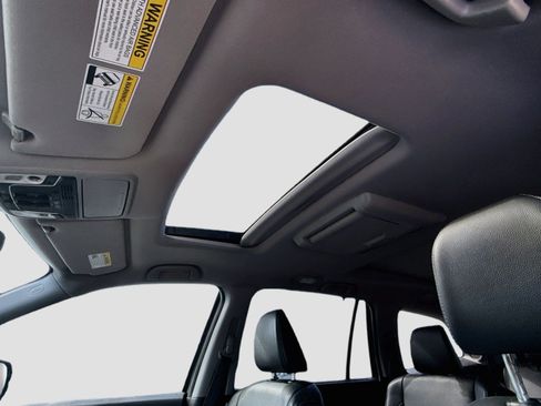 Used 2017 Honda Pilot Elite image 14