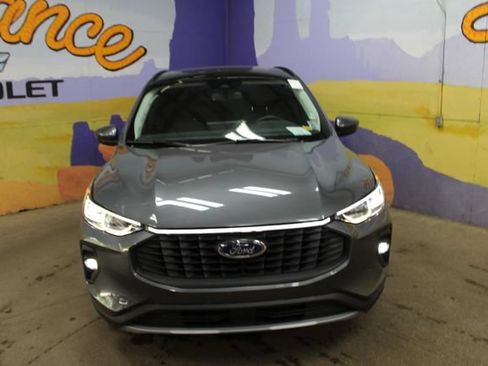 Used 2025 Ford Escape Platinum AWD/4WD image 3
