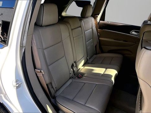 Used 2014 Jeep Grand Cherokee Overland w/ Advanced Technology Group RWD image 25