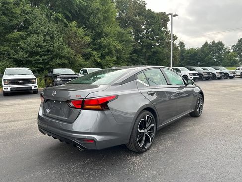 Used 2025 Nissan Altima 2.5 SR FWD image 3