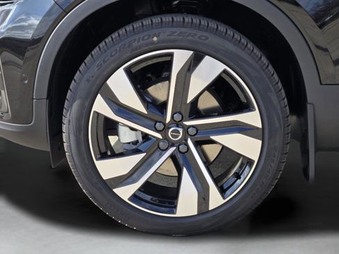 New 2026 Volvo XC40 B5 Ultra w/ Protection Package Premier image 36