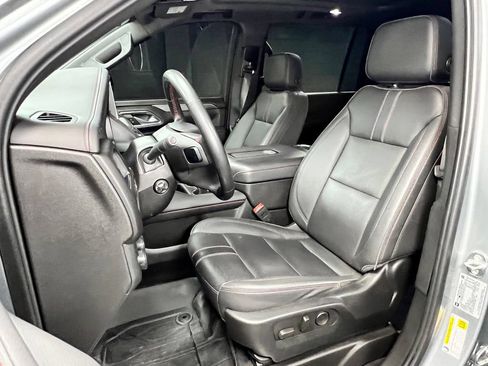 Used 2024 Chevrolet Suburban RST w/ Luxury Package AWD/4WD image 7