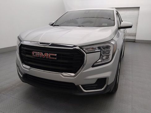 Used 2022 GMC Terrain SLE image 15