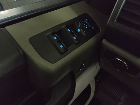 Used 2016 Ford F150 XL w/ Equipment Group 101A Mid AWD/4WD image 27