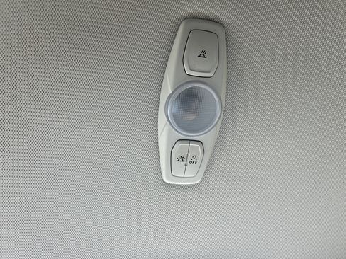 Used 2018 Ford Focus SE image 28