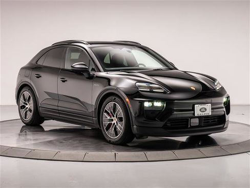 Used 2025 Porsche Macan 4S Electric AWD/4WD image 7