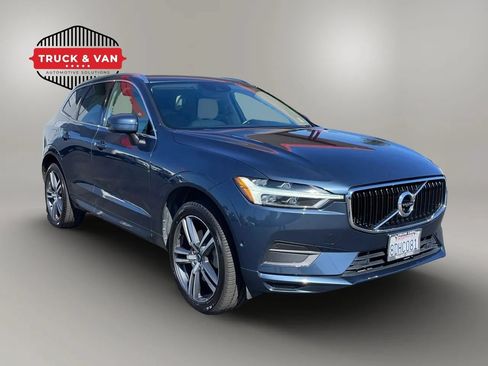 Used 2018 Volvo XC60 T6 Momentum w/ Convenience Package AWD/4WD image 8