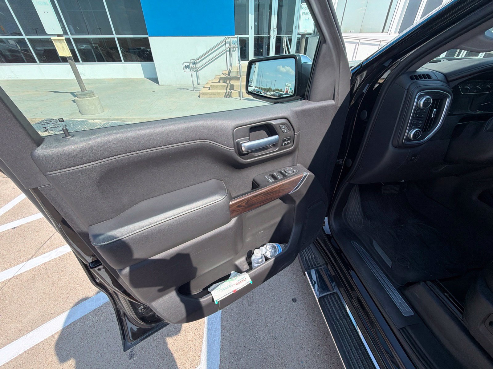 Used 2020 GMC Sierra 1500 SLT AWD/4WD image 9