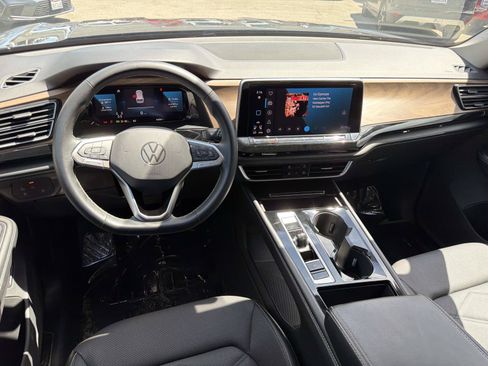 Used 2024 Volkswagen Atlas SE FWD image 7