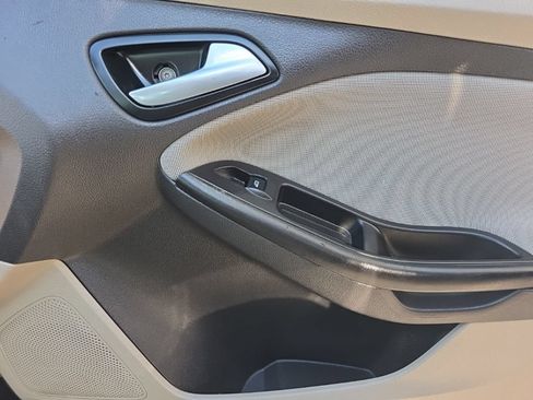 Used 2014 Ford Focus SE FWD image 20