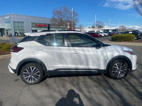 Used 2021 Nissan Kicks SR image 8