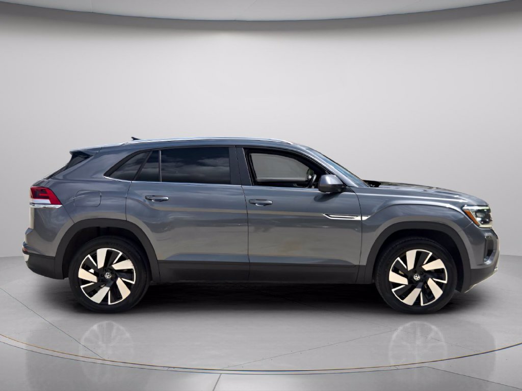 Certified 2024 Volkswagen Atlas Cross Sport SE FWD image 7