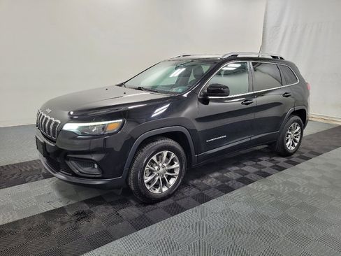 Used 2019 Jeep Cherokee Latitude Plus AWD/4WD image 2