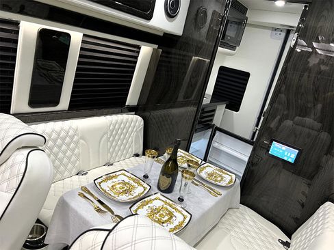 Used 2024 Mercedes-Benz Sprinter 3500 image 6